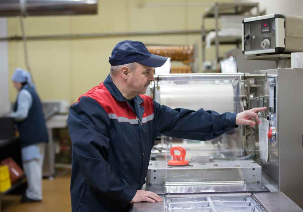 Trabajo para empacadores en planta de producción